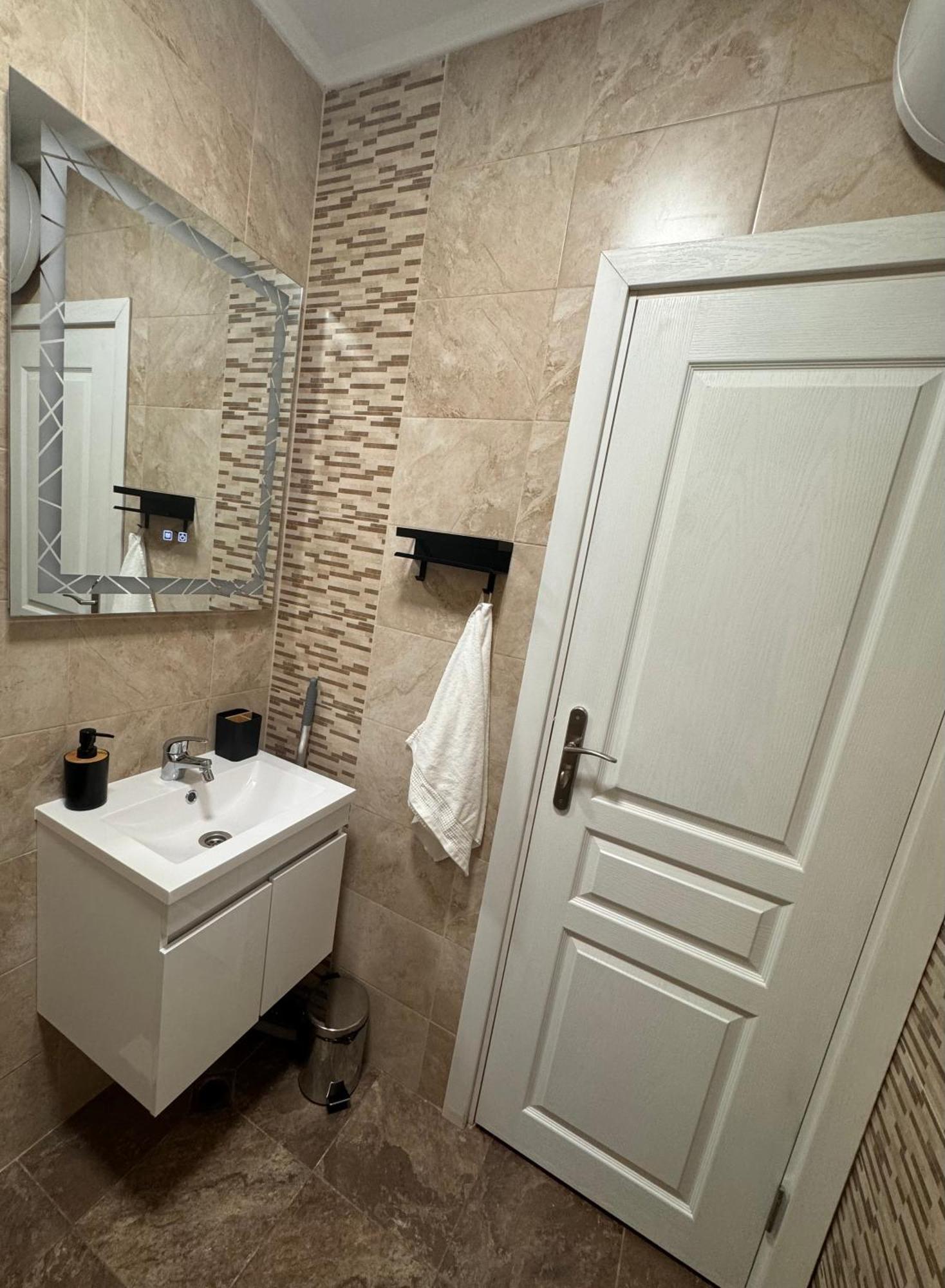 Goldy Central Beach Apartment With Private Garden Burgas City Exterior foto
