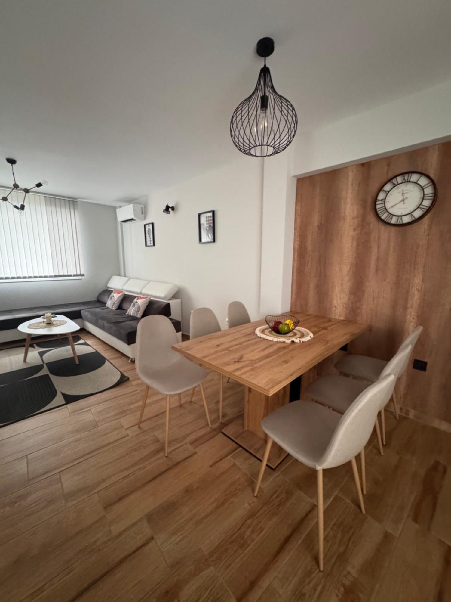 Goldy Central Beach Apartment With Private Garden Burgas City Exterior foto