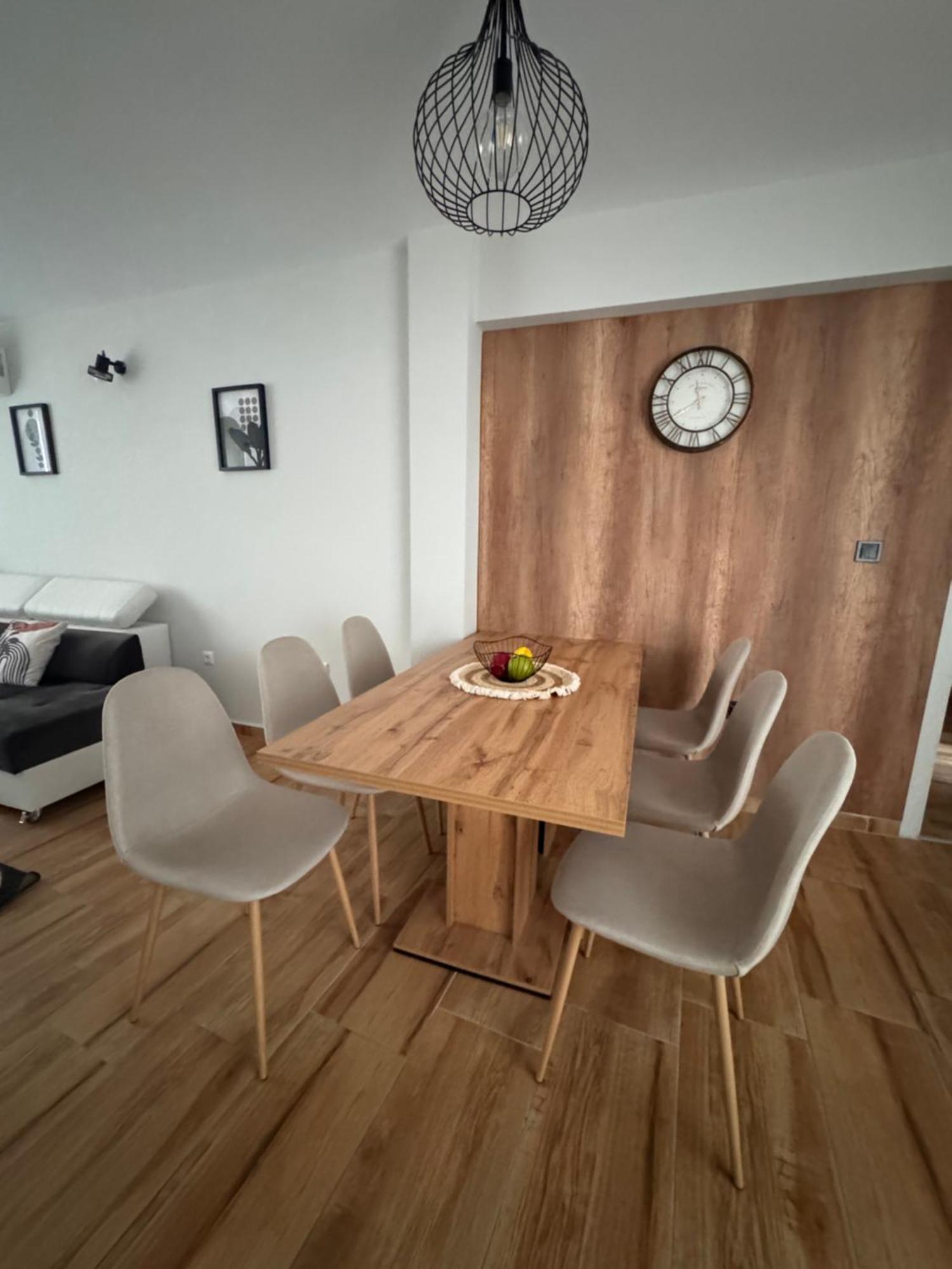 Goldy Central Beach Apartment With Private Garden Burgas City Exterior foto